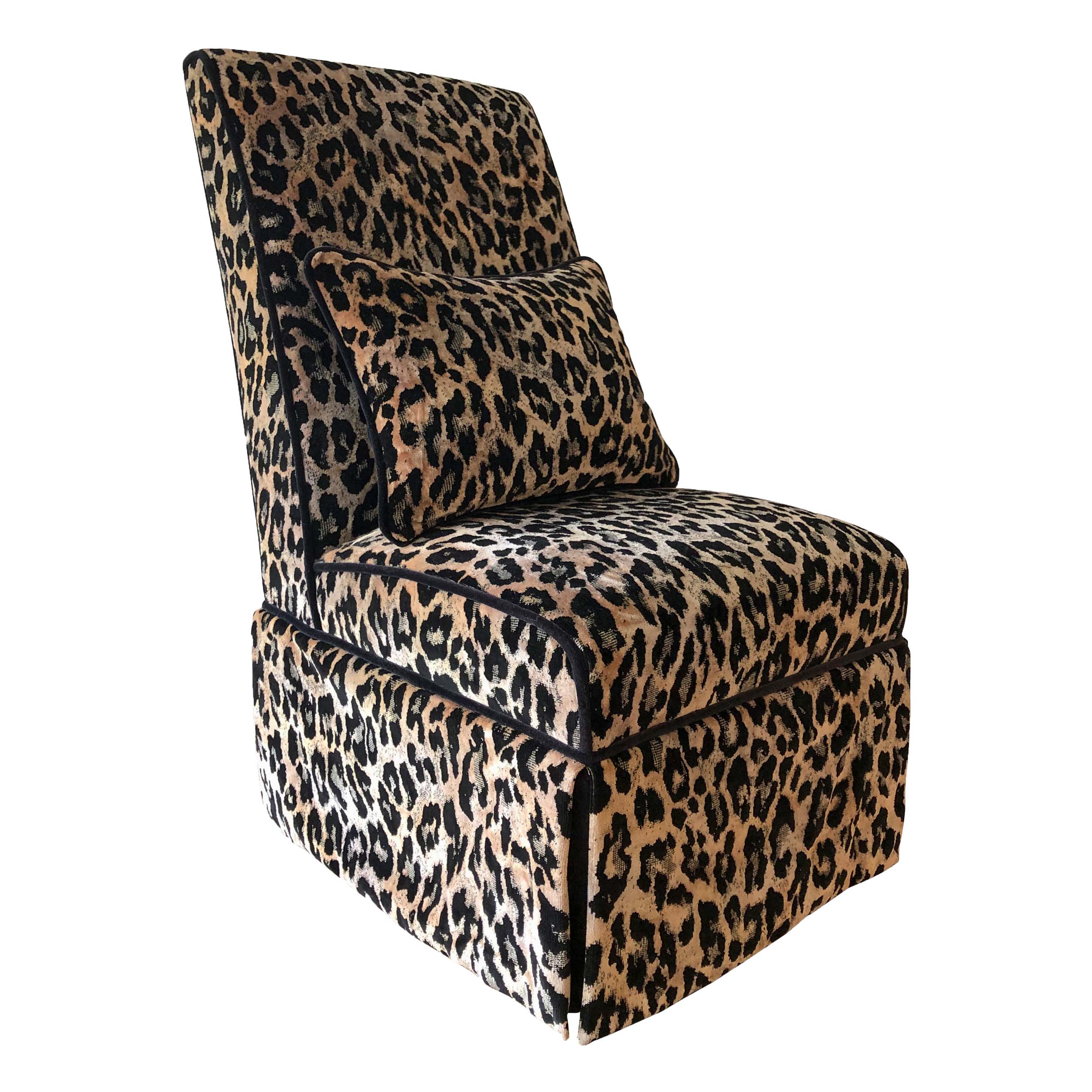 Clovelly Chair in Pardus Velvet